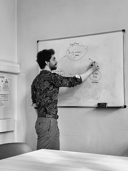 Professeur au tableau